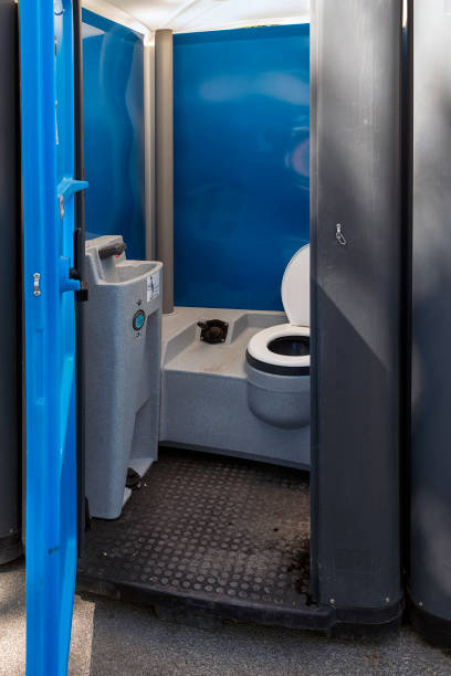 Best Luxury portable toilet rental  in Midway, KY
